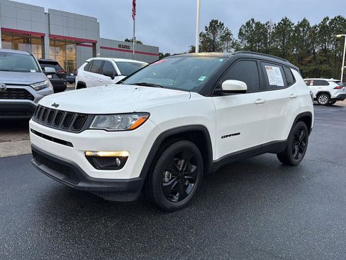 Used 2021 Jeep Compass Latitude image 2
