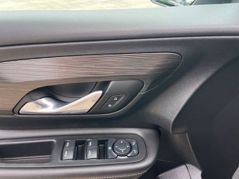 Used 2024 GMC Terrain SLE FWD image 14