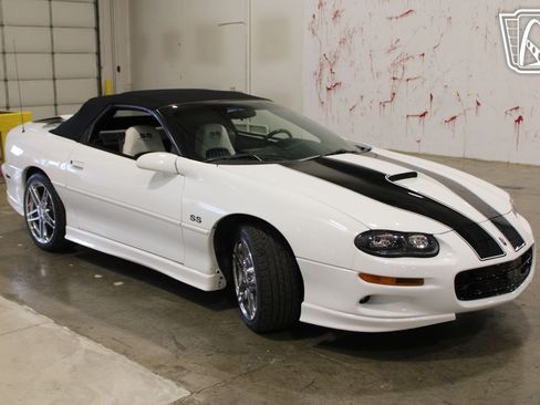 Used 2001 Chevrolet Camaro Z28 w/ SS Performance/Appearance Pkg RWD image 20