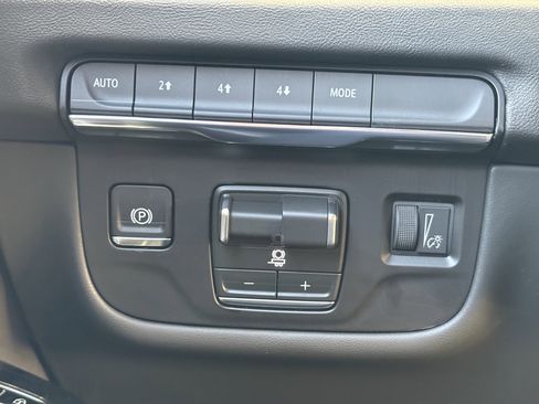 New 2026 Cadillac Escalade Luxury image 34