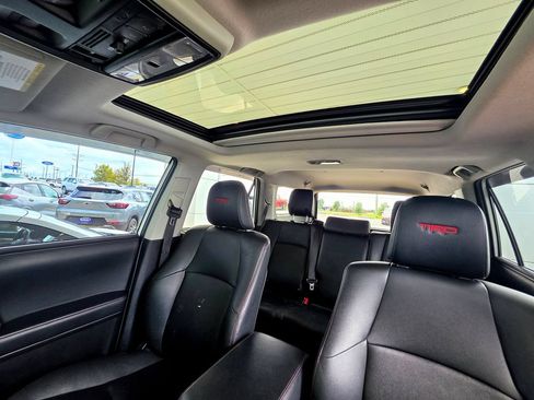 Used 2021 Toyota 4Runner TRD Off-Road Premium w/ Moonroof Package AWD/4WD image 58