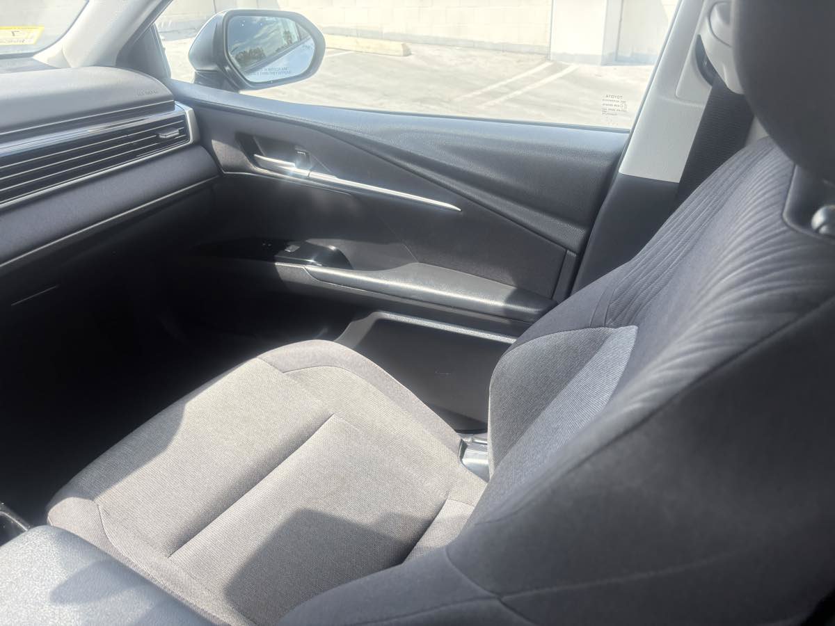 Used 2025 Toyota Camry LE FWD image 14