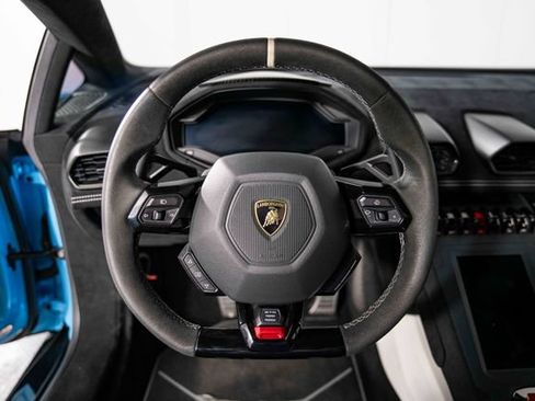 Used 2021 Lamborghini Huracan STO RWD image 17