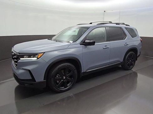 Used 2025 Honda Pilot Black Edition image 4