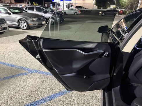Used 2013 Tesla Model S image 9