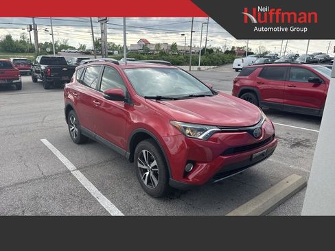 Used 2017 Toyota RAV4 XLE image 1