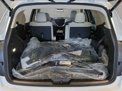 New 2026 Subaru Ascent Limited image 7