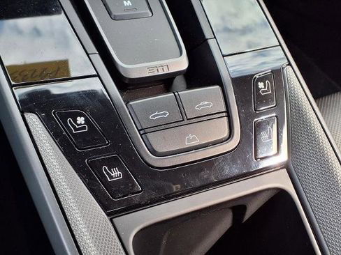 Used 2023 Porsche 911 Carrera image 14