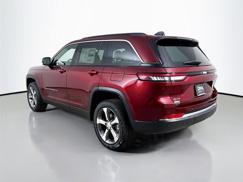 New 2025 Jeep Grand Cherokee Limited image 5