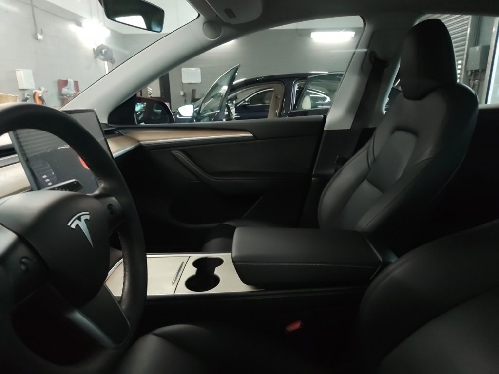 Used 2023 Tesla Model Y Long Range AWD/4WD image 5