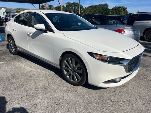 Used 2022 MAZDA MAZDA3 s FWD image 1