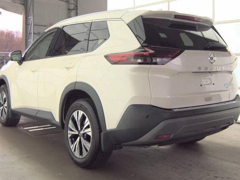 Used 2021 Nissan Rogue SV w/ Premium Package AWD/4WD image 9