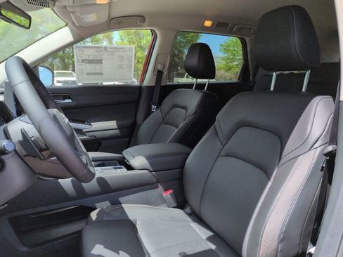 New 2026 Nissan Pathfinder SL FWD image 14