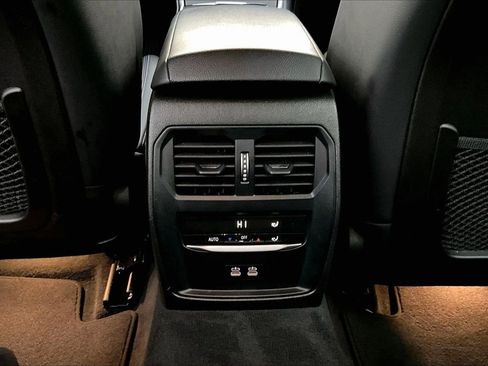 Used 2023 BMW 330i xDrive Sedan w/ Driving Assistance Package image 17