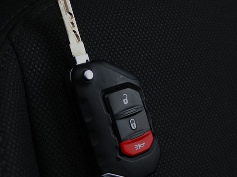 Used 2022 Jeep Wrangler Unlimited Sport image 34