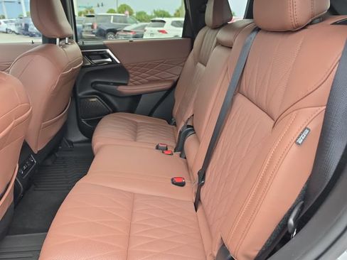 Used 2025 Mitsubishi Outlander SEL FWD image 13