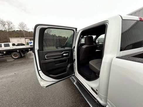 Used 2024 RAM 3500 Big Horn AWD/4WD image 12