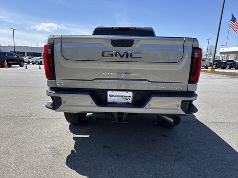 New 2026 GMC Sierra 2500 Denali Ultimate AWD/4WD image 9