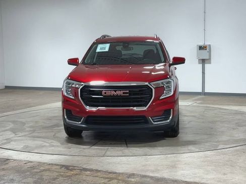 Used 2023 GMC Terrain SLE w/ Driver Convenience Package AWD/4WD image 3