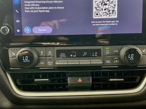 Used 2024 Toyota Grand Highlander FWD image 26