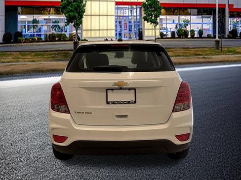 Used 2020 Chevrolet Trax LS AWD/4WD image 7