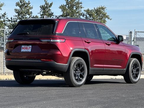New 2026 Jeep Grand Cherokee Altitude AWD/4WD image 3