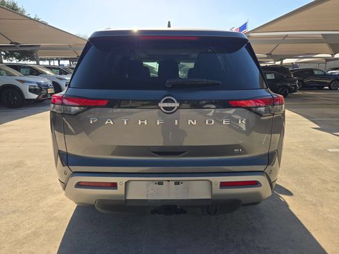 Certified 2025 Nissan Pathfinder SL w/ SL Premium Package FWD image 4