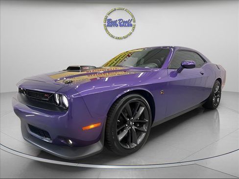Used 2019 Dodge Challenger R/T Scat Pack w/ Shaker Package RWD image 1
