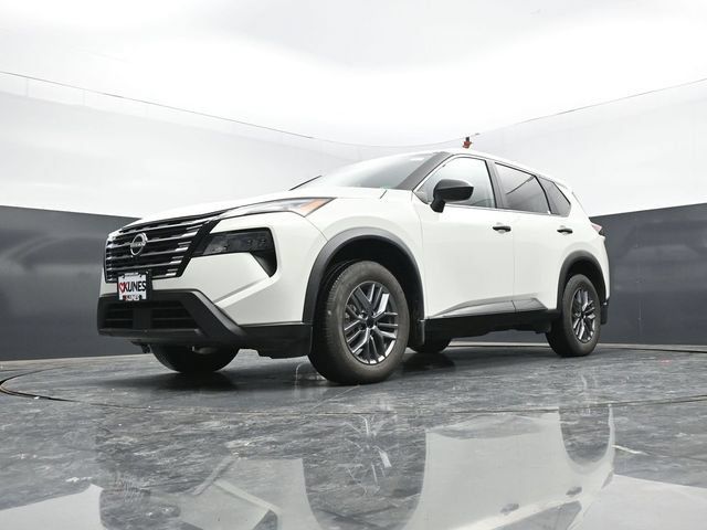 Used 2024 Nissan Rogue S AWD/4WD image 52