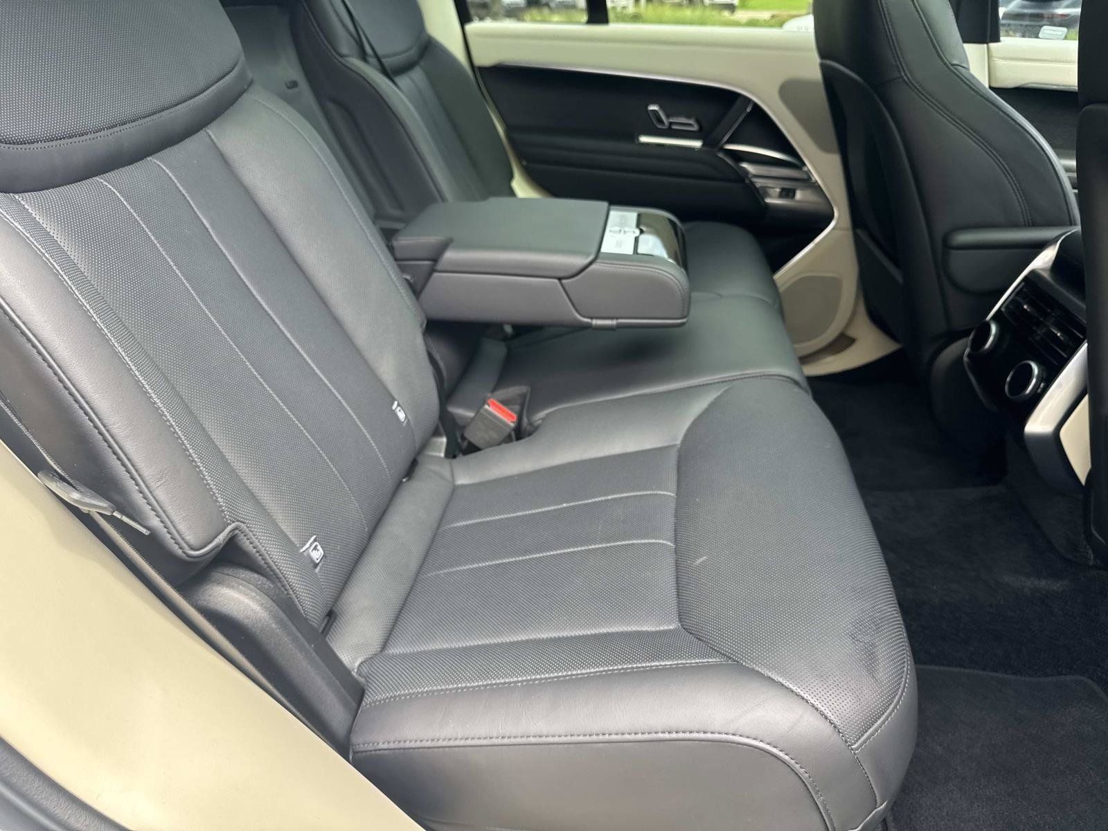 Used 2023 Land Rover Range Rover SE AWD/4WD image 8