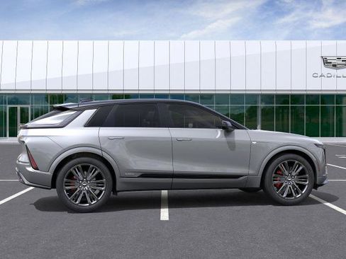 New 2026 Cadillac Lyriq V image 29