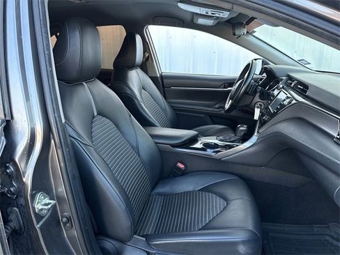 Used 2020 Toyota Camry SE image 26
