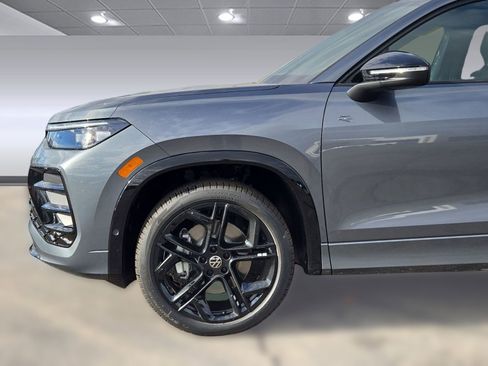 New 2026 Volkswagen Tiguan SE R-Line AWD/4WD image 18