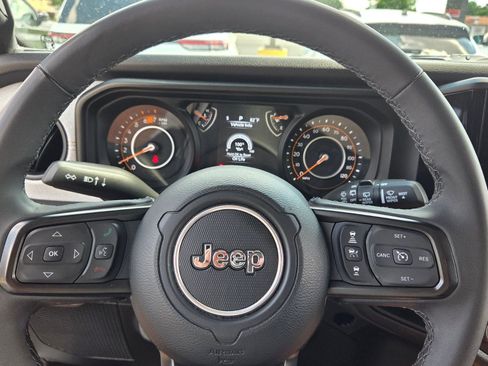 Used 2025 Jeep Wrangler Unlimited Sport AWD/4WD image 25