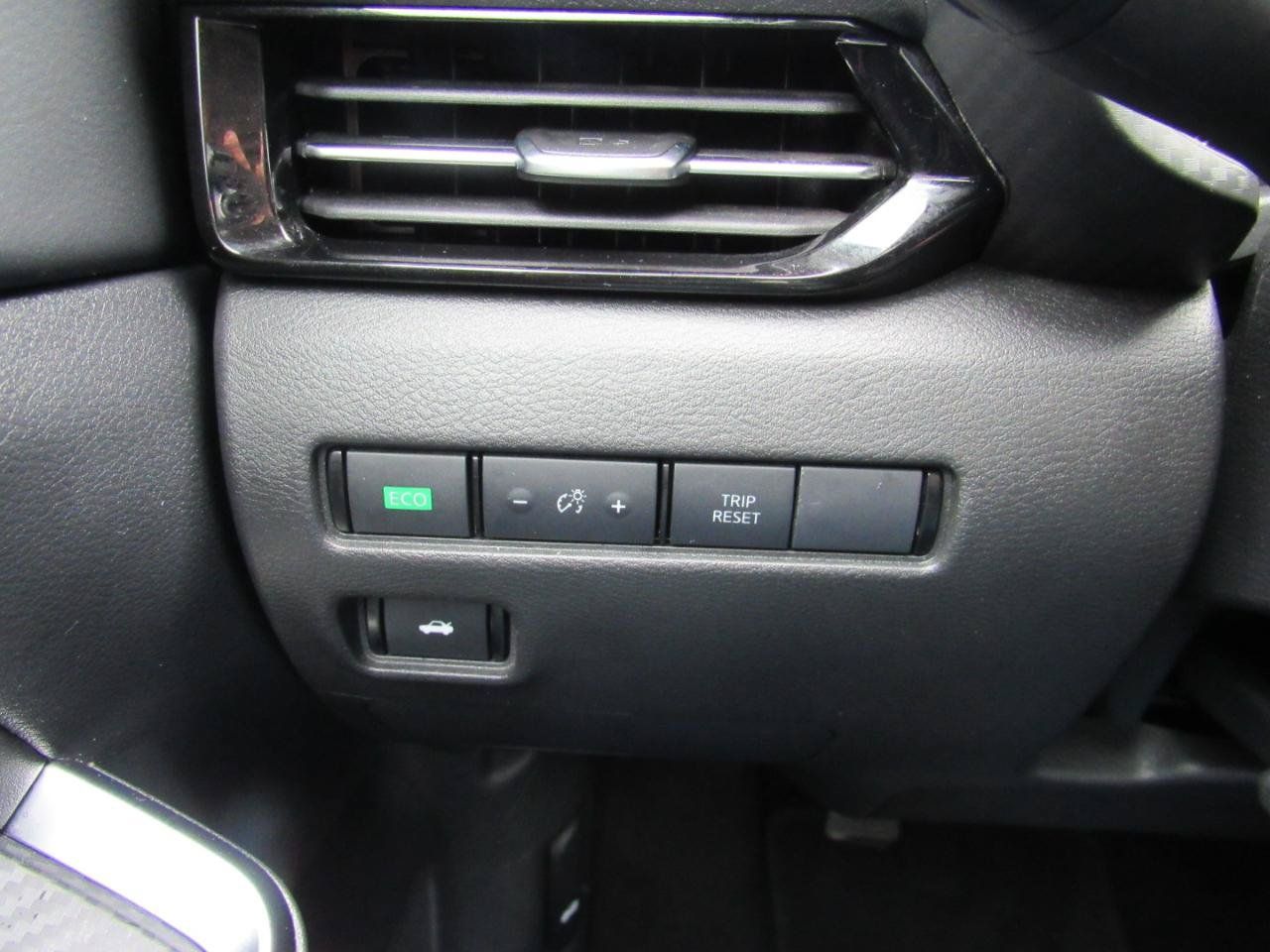 Used 2025 Nissan Sentra SR FWD image 18