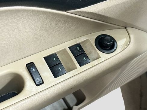 Used 2009 Ford Fusion S FWD image 16