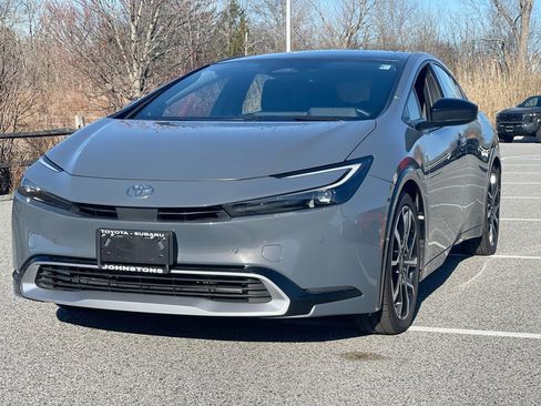Used 2024 Toyota Prius Prime Premium FWD image 2