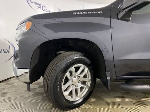 Used 2022 Chevrolet Silverado 1500 LT AWD/4WD image 30