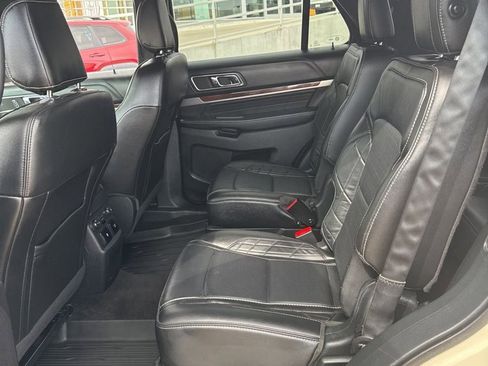 Used 2018 Ford Explorer Platinum AWD/4WD image 26
