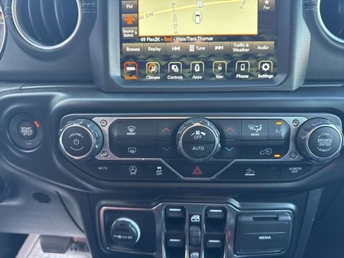 Used 2022 Jeep Gladiator Overland image 22