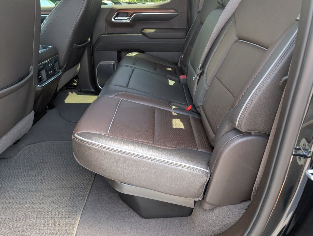 Used 2023 GMC Sierra 1500 Denali w/ Technology Package AWD/4WD image 9
