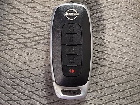 Used 2025 Nissan Rogue SV AWD/4WD image 32