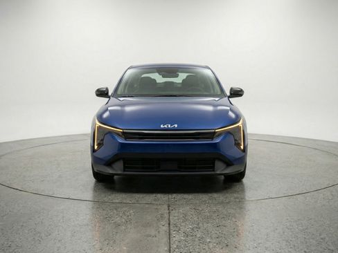 Used 2025 Kia K4 FWD image 2
