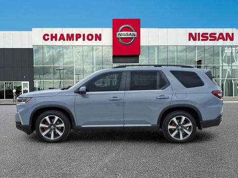 Used 2025 Honda Pilot Elite image 4