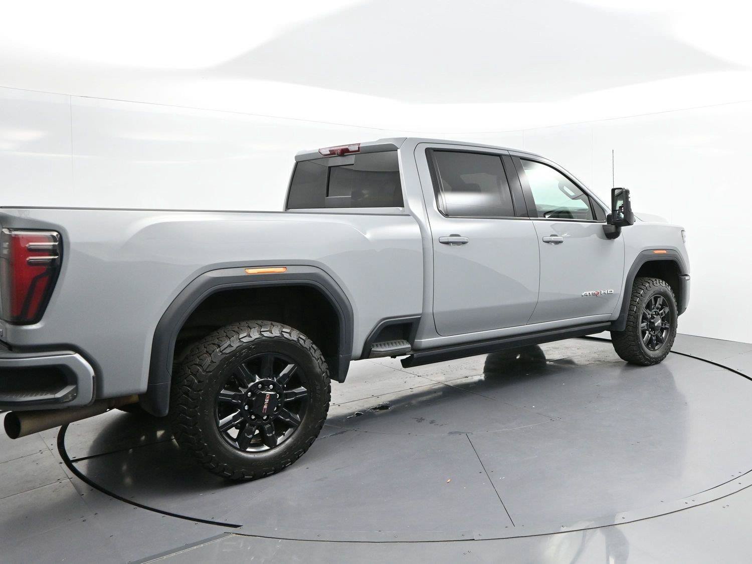 Used 2024 GMC Sierra 2500 AT4 w/ AT4 Premium Plus Package AWD/4WD image 7