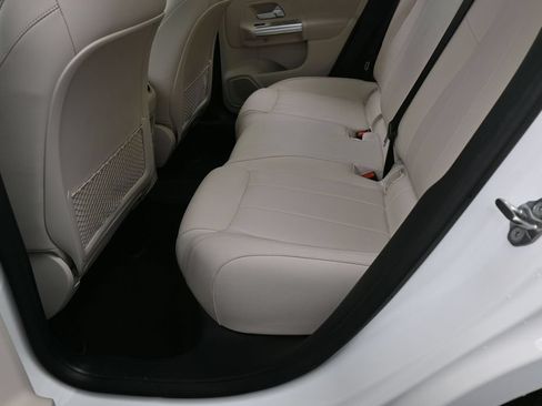 Used 2023 Mercedes-Benz GLA 250 image 34