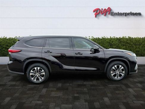 Used 2022 Toyota Highlander XLE image 8