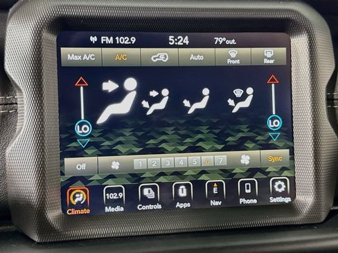 Used 2022 Jeep Wrangler Unlimited Sahara AWD/4WD image 35