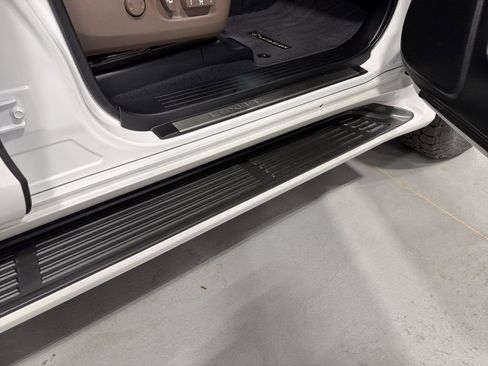 Used 2023 Lexus GX 460 Premium w/ Premium Package image 18