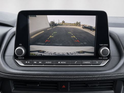 Used 2024 Nissan Rogue S FWD image 35